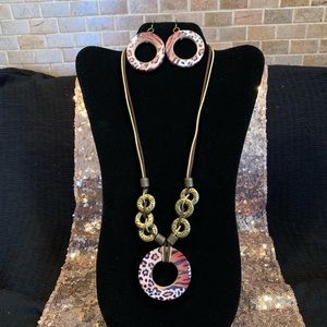 Unique set of Animal printed earrings and necklace